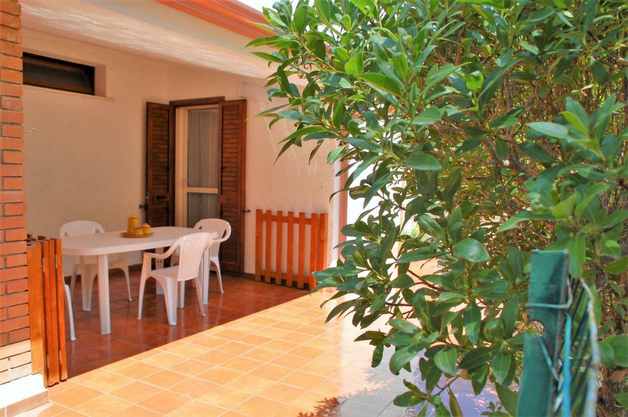 Vila Lucia Holiday House Porto Pino Exteriér fotografie